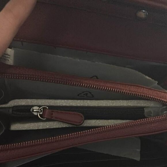 Simply Vera Wang Mauve Berry mini crossbody purse new with tags - Picture 7 of 7